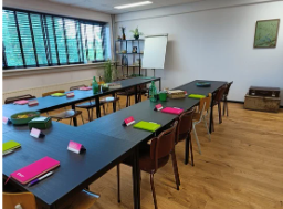 Praktijklokaal Wormerveer tafels